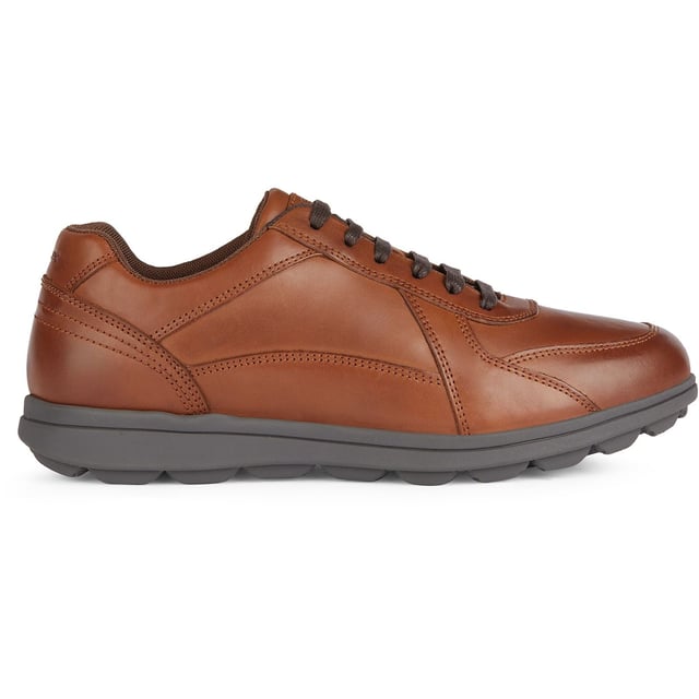 Spherica EC12 ist ein ultra-gepolsterter Sneaker mit einem Design, das Sie leichtfüßig hält. Aus Leder gefertigt, strahlt er eine authentische Atmosphäre aus, die ihn für viele Anlässe geeignet macht, von Arbeitstagen bis hin zu Wochenenden in der Stadt.