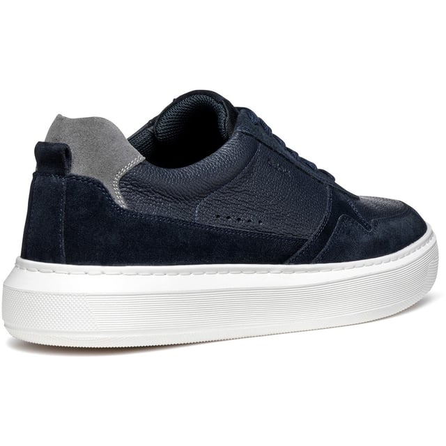 Comfortable and breathable, Deiven is a low-cut sneaker for men with a contemporary aesthetic and city vibe. It has an upper in suede and printed leather and will be the ideal way to energise everyday dressing with some active energy.