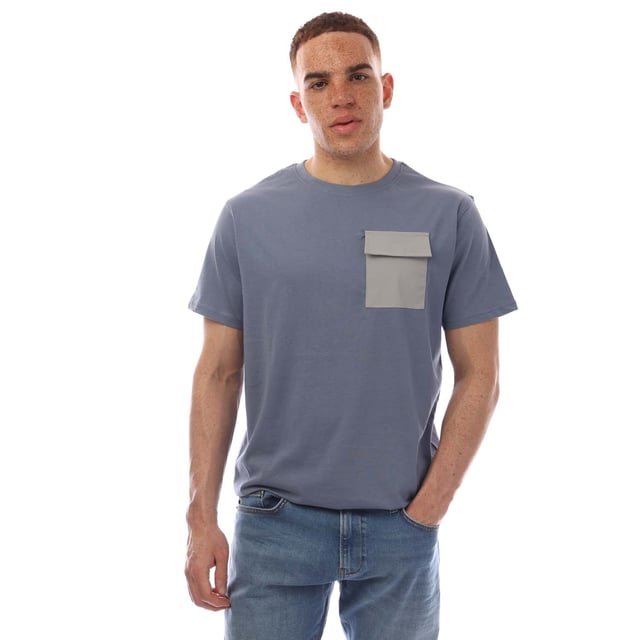 Introducing the Limatar Tee  a 100% Cotton crew neck t-shirt with a regular fit for comfort and a modern look. The contrast polyester chest pocket with a Velcro flap adds both style and function. Perfect for everyday wear  this tee pairs easily with denim jeans.
