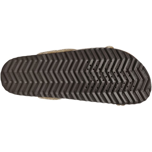 Bringing comfort from morning to evening, Brionia R is a lightweight breathable sandal designed with hot city days in mind. It has been crafted from microfibre and has a pristine aesthetic that will elevate everyday looks with a feminine feel.