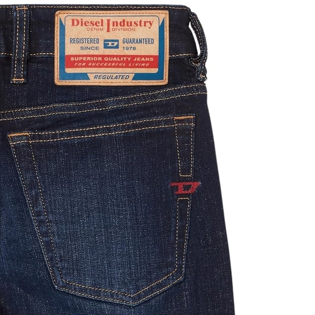 Dieselblauwe spijkerbroek, knoopgulp, 98% katoen, 2% elastaan ​​stretchdenim, skinny pasvorm, Diesel-branding
