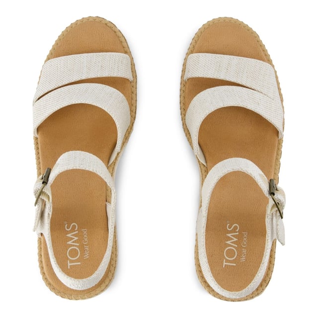 The women's Darya Sandal is a platform wedge with all the functional features for the comfort-obsessed like an ultra-lightweight midsole with a stylish rope wrap detail, and an adjustable ankle strap for an easy, secure fit.