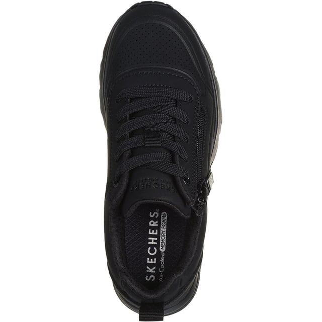 Stap in stijlvolle, comfortabele demping met de Uno Lite Easy Zip. Deze veterschoenen heeft een monochrome durabuck bovenkant met een kwartrits-detail, een Skechers Air-Cooled Memory Foam inlegzool en een platform wig-dempende middenzool.