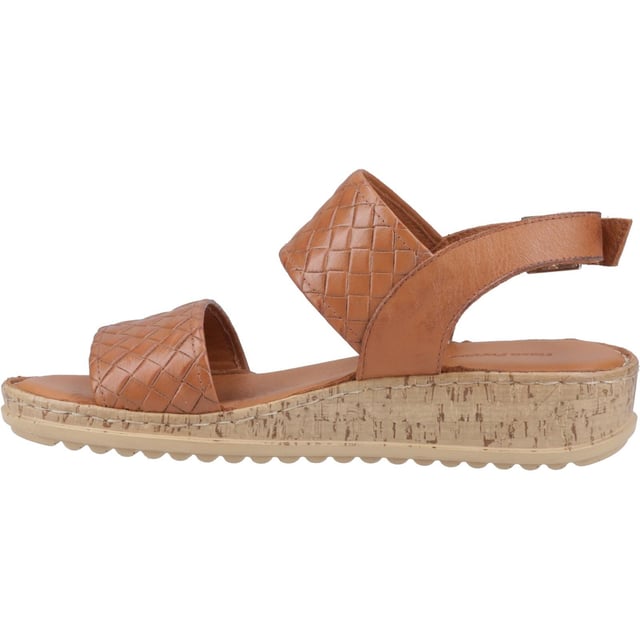 Hush Puppies Ebony Woven Leather Women's Tan Sandals With it's luxurious leather upper with woven strap detail the Ebony will elevate your summer style, whilst the cushioned insole and lightweight outsole will keep you light on your feet all day long