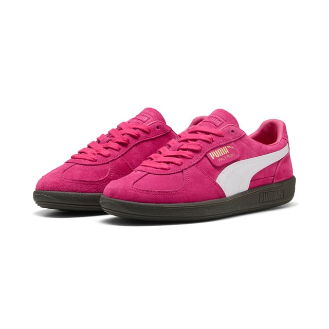 PRODUCT STORY: Straight from the archives, it is the PUMA Palermo. This classic terrace shoe builds on PUMA is heritage within football, while appealing to today is sneakerheads and fashion mavens. This execution features a suede base and leather formstrip with foil printed PUMA branding. FEATURES & BENEFITS: PUMA is leather products support responsible manufacturing via the Leather Working Group.  DETAILS: Suede base; Leather formstrip and FOT; Suede tongue with debossed PUMA branded label and mesh backing; Foil printed PUMA branding on quarter panel flap; Screen printed PUMA branding on FOT; Synthetic leather lining.