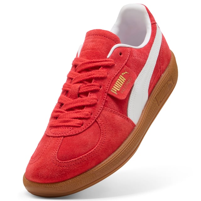 PRODUCT STORY: Straight from the archives, it is the PUMA Palermo. This classic terrace shoe builds on PUMA is heritage within football, while appealing to today is sneakerheads and fashion mavens. This execution features a suede base and leather formstrip with foil printed PUMA branding. FEATURES & BENEFITS: PUMA is leather products support responsible manufacturing via the Leather Working Group.  DETAILS: Suede base; Leather formstrip and FOT; Suede tongue with debossed PUMA branded label and mesh backing; Foil printed PUMA branding on quarter panel flap; Screen printed PUMA branding on FOT; Synthetic leather lining.