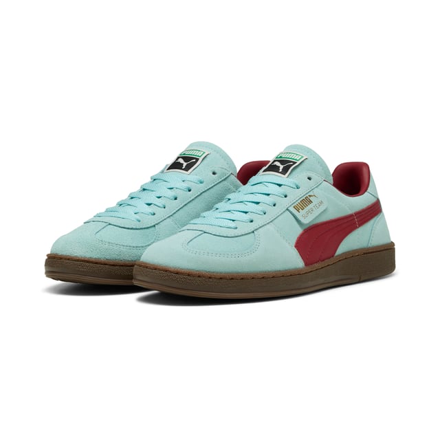 PRODUCT STORY: The Super Team sneakers first hit the scene in 1982. Fast forward to the 2020s and we're bringing it back. This version stays true to the OG, made for handball goalkeepers, with a suede upper and leather PUMA Formstrip on the side. FEATURES & BENEFITS: PUMA's leather products support responsible manufacturing via the Leather Working Group.  DETAILS: Leather upper; Suede tongue; Breathable synthetic collar; Mesh OrthoLite footbed; Leather PUMA Formstrip.