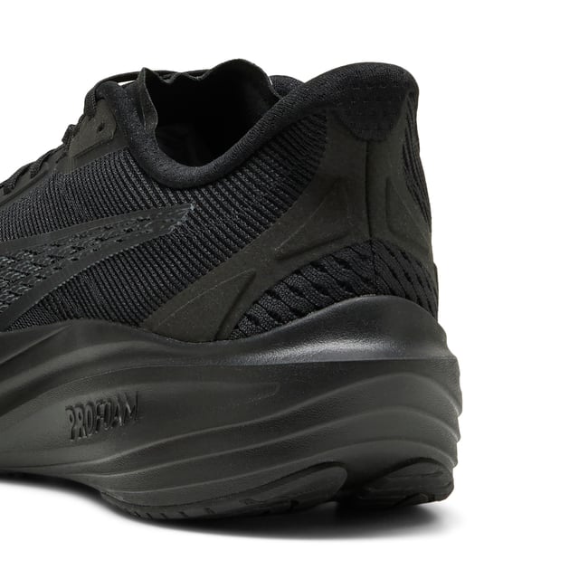 PUMA Unisex Darter Pro Running Shoes PRODUCT STORY: Take your run to the next level with the Darter Pro. PROFOAM delivers an instant, responsive ride and the engineered mesh upper keeps you cool at high speeds. A locked-in midfoot and durable outsole let you power through any distance or terrain. Unrivalled performance meets unmatched value in PUMA's latest essential. FEATURES & BENEFITS: The upper of the shoes is made with at least 20% recycled materials; PROFOAM: Lightweight EVA designed to cushion your landing and propel your next step. DETAILS: Lace closure; Engineered mesh upper; Full length rubber outsole; Heel-to-toe drop: 6mm; Surface type: Road running; Recommended for: neutral pronators.