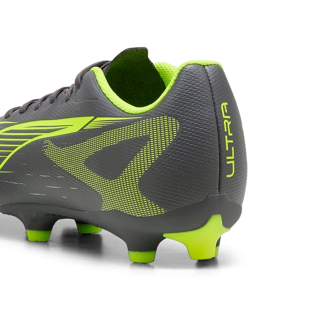 PRODUCT STORY: How fast is the ULTRA 5 PLAY? Fasten your seatbelt and unleash your speed with PUMA's football boots designed for her. Featuring the revolutionary SPEEDSYSTEM outsole and FastTrax studs for unmatched traction on firm ground and artificial grass. Play at full throttle with a fit engineered for the female foot. FEATURES & BENEFITS: ACCELERATION: PUMA's SPEEDSYSTEM CARBON outsole combines springy carbon-fiber material for rapid propulsion with an innovative stud placement and orientation for faster acceleration.; TRACTION: PUMA's proprietary FastTrax studs are complemented with more rounded studs on lateral side for the most optimal traction on both firm ground and artificial grass.. DETAILS: Engineered specifically for the female foot with measurements tailored for better fit and comfort; Regular tongue construction accommodates various foot shapes for a customised feel; SPEEDSYSTEM outsole provides exceptional energy return for faster acceleration on the pitch; FastTrax stud design with rounded lateral studs offers optimal traction on both firm ground and artificial grass; FG/AG: Suitable for use on both firm natural surfaces and artificial grass (4G).