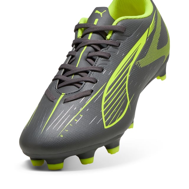 PRODUCT STORY: How fast is the ULTRA 5 PLAY? Fasten your seatbelt and unleash your speed with PUMA's football boots designed for her. Featuring the revolutionary SPEEDSYSTEM outsole and FastTrax studs for unmatched traction on firm ground and artificial grass. Play at full throttle with a fit engineered for the female foot. FEATURES & BENEFITS: ACCELERATION: PUMA's SPEEDSYSTEM CARBON outsole combines springy carbon-fiber material for rapid propulsion with an innovative stud placement and orientation for faster acceleration.; TRACTION: PUMA's proprietary FastTrax studs are complemented with more rounded studs on lateral side for the most optimal traction on both firm ground and artificial grass.. DETAILS: Engineered specifically for the female foot with measurements tailored for better fit and comfort; Regular tongue construction accommodates various foot shapes for a customised feel; SPEEDSYSTEM outsole provides exceptional energy return for faster acceleration on the pitch; FastTrax stud design with rounded lateral studs offers optimal traction on both firm ground and artificial grass; FG/AG: Suitable for use on both firm natural surfaces and artificial grass (4G).