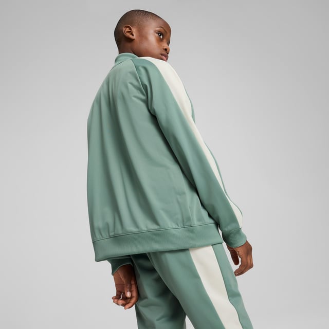 PUMA Kids Unisex T7 ALWAYS ON Track Jacket PRODUCT STORY: Step into the legacy with this track jacket featuring iconic 7cm stripes, a two-way zipper, and zip pockets. Ribbed cuffs and hem ensure a snug fit, while the embroidered logo adds that signature PUMA touch. Embrace the heritage. DETAILS: Regular fit; Tricot; Standard jacket length; Stand up collar; Full zip; Long sleeves; Side Pocket; PUMA Youth: Recommended for older kids between 8 and 16 years.