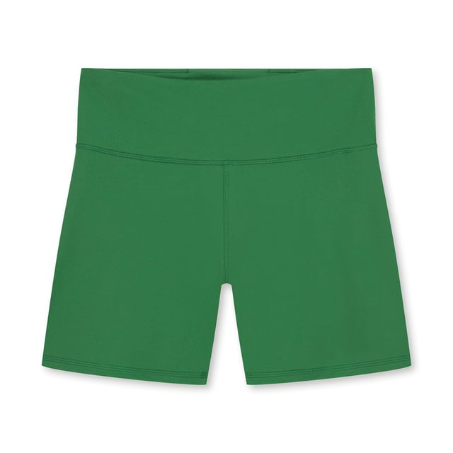 PRODUCT STORY: These training shorts bring functionality and flair to your workout. Featuring EVERSCULPT for a sleek silhouette, dryCELL to keep you dry, and two pockets for your essentials. The 5" seam and cutlines inspired by PUMA's Formstripe ensure you move with confidence and style. FEATURES & BENEFITS: dryCELL: Performance technology designed to wick moisture from the body and keep you free of sweat during exercise; Made with at least 50% recycled materials.. DETAILS: Tight fit; Single jersey; Above knee length; High rise; PUMA branding details.
