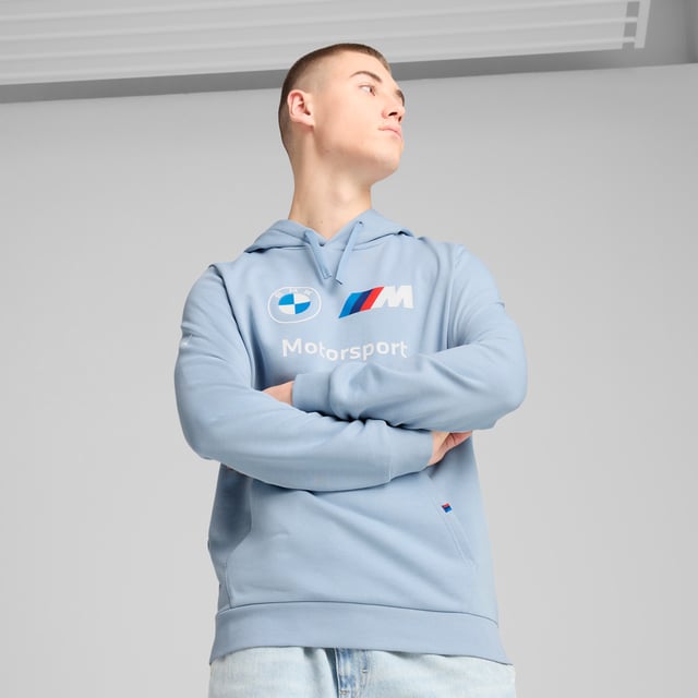 PUMA Mens BMW M Motorsport ESS Hoodie PRODUCT STORY: This BMW M Motorsport hoodie is a great way to show your motorsports credentials in comfort. Its made of a breathable fabric, has a hood with drawcords ,and chest logo that proclaims your allegiance to high performance. Victory is calling. FEATURES & BENEFITS: Made with at least 20% recycled materials.. DETAILS: Regular fit; 280 gsm, French Terry; Hooded; BMW M Motorsport print on chest; Regular length; Long sleeves; Regular Length.