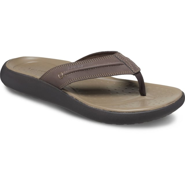 Faux leather uppers with stitched details add a dose of ruggedness to the Men's Yukon Vista II LiteRide Flip. Get outside in comfort with textile-based toe-posts and feel stylish in this versatile, easygoing flip.