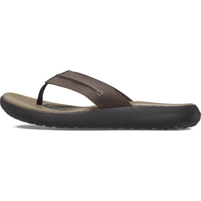 Faux leather uppers with stitched details add a dose of ruggedness to the Men's Yukon Vista II LiteRide Flip. Get outside in comfort with textile-based toe-posts and feel stylish in this versatile, easygoing flip.