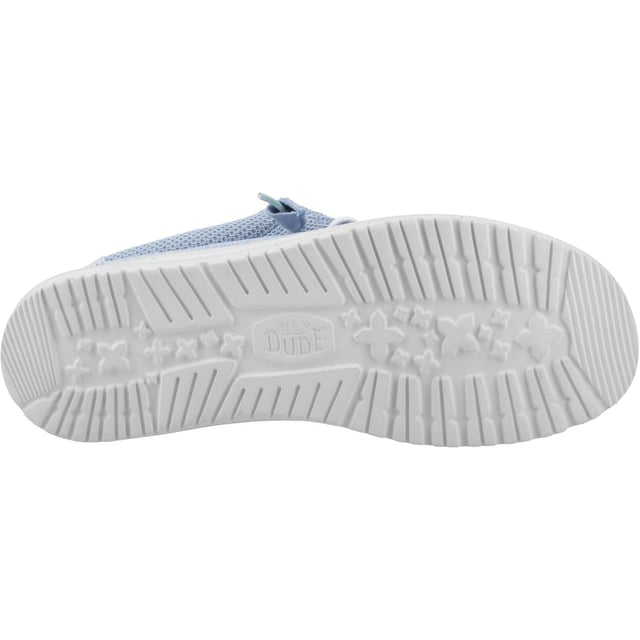 Stretch with the best in Wally Stretch Sox. Classic HEYDUDE™ construction, stretch mesh material upper and elastic laces mean slip-on ease, comfort and lightness from top to bottom. Rock it all in foot-hugging style.