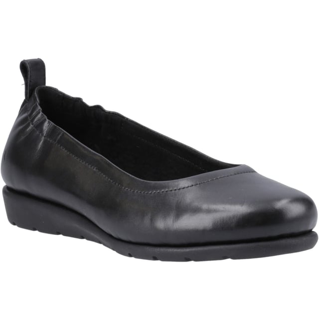 Hush Puppies Skylar Leather Women's Black Flats Superior comfort meets style with the Skylar, with a real leather upper with an elastic counter for a secure fit and easy wear, a cushion comfort insole and a lightweight flexible sole this is the perfect choice for day to day