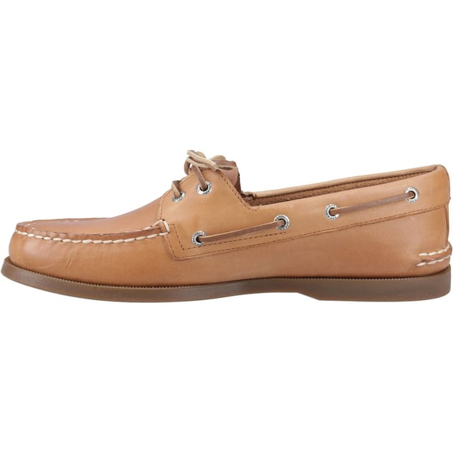 Unser Authentisches Original ist mehr als nur ein klassisches Design – es ist zu einem Ikone des Stils geworden. Aus vollnarbigem Leder, handgenähtem Mokassinaufbau und unserer charakteristischen Sperry-Rasiermesserschnitt-Wave-Siping-Technologie für ultimative Trocken-/Nassgriff gefertigt.