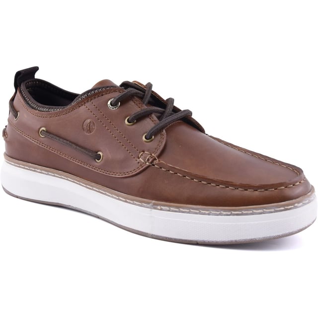 The Moc Neo features the boat shoe's instantly-recognizable silhouette and traditional moccasin construction, with a slightly higher cut. The Moc Neo is made from synthetic materials, making it lighter.
