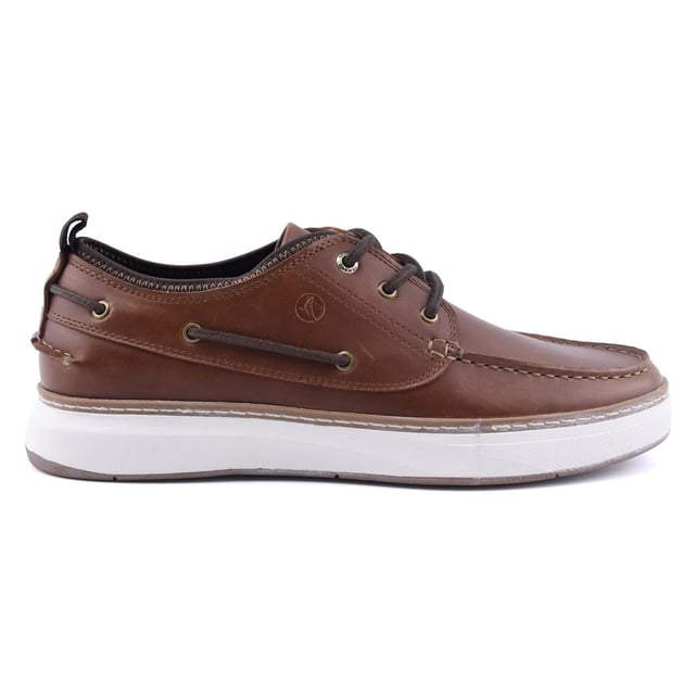 The Moc Neo features the boat shoe's instantly-recognizable silhouette and traditional moccasin construction, with a slightly higher cut. The Moc Neo is made from synthetic materials, making it lighter.