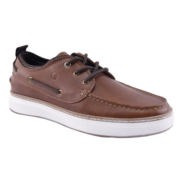 The Moc Neo features the boat shoe's instantly-recognizable silhouette and traditional moccasin construction, with a slightly higher cut. The Moc Neo is made from synthetic materials, making it lighter.