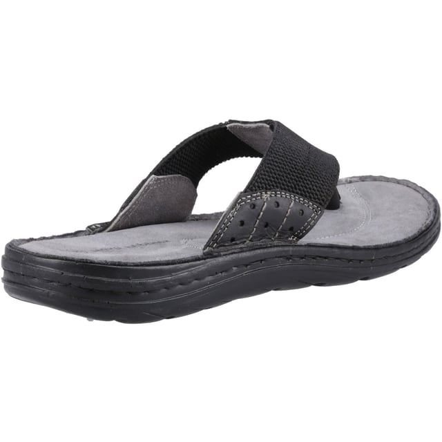 Stap in de zomerse stijl en comfort met de Alan Toepost sandaal, met een bovenwerk van leer en textiel, een suede binnenzool voor superieure demping en een lichtgewicht PU loopzool voor moeiteloze draagbaarheid de hele dag door.