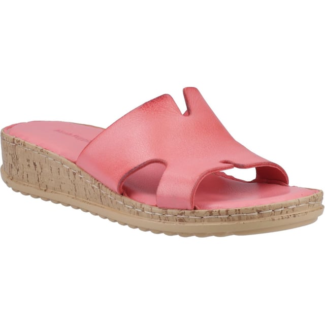 Een klassieke leren muiltje met een lichte zolen van comfortabele demping, perfect voor zomerse dagavonturen en avondmaaltijden.