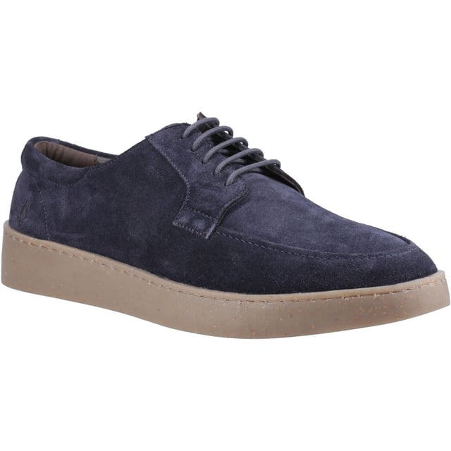 Hush Puppies Rafael Wildleder Herren Schnürschuhe in Marineblau Mit einem Obermaterial aus Wildleder, detailliertem Mokassin-Zehenbereich und einer Memory-Schaum-Einlegesohle für den ganzen Tag Komfort ist der Rafael eine stilvolle Wahl für den täglichen lässigen Stil.