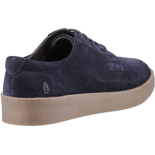 Hush Puppies Rafael Wildleder Herren Schnürschuhe in Marineblau Mit einem Obermaterial aus Wildleder, detailliertem Mokassin-Zehenbereich und einer Memory-Schaum-Einlegesohle für den ganzen Tag Komfort ist der Rafael eine stilvolle Wahl für den täglichen lässigen Stil.