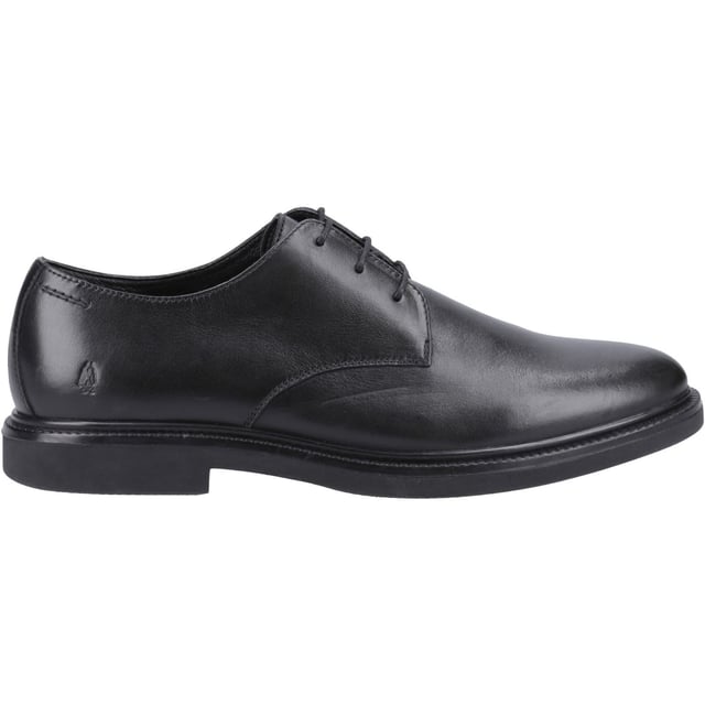 Hush Puppies Kye Leren Zwarte Veterschoenen voor Heren Een klassieke slimme stijl perfect voor op kantoor, de Kye beschikt over een comfortabele kusseninlegzool, textielen voering en leren kraag om je de hele dag door comfortabel te houden.