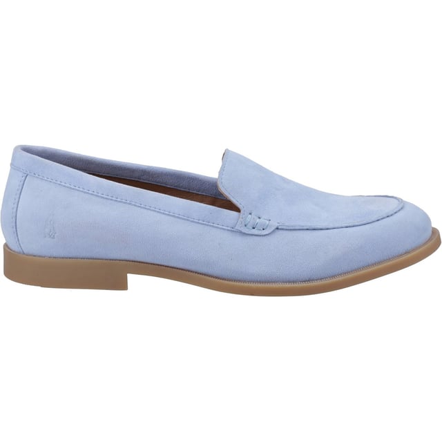 A luxurious loafer with a buttery soft suede upper, cushioned insole for all day comfort, and a sleek silhoutte to elevate any outfit