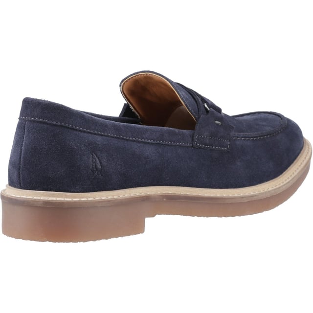 Hush Puppies Gryffin Leren Heren Marineblauwe Instappers Met stikdetails, een zacht suede bovenwerk en een casual instapperstijl is de Gryffin perfect voor comfortabele, stijlvolle zomeravonden.
