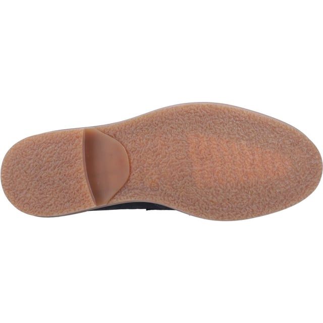 Hush Puppies Gryffin Leren Heren Marineblauwe Instappers Met stikdetails, een zacht suede bovenwerk en een casual instapperstijl is de Gryffin perfect voor comfortabele, stijlvolle zomeravonden.