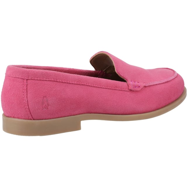 A luxurious loafer with a buttery soft suede upper, cushioned insole for all day comfort, and a sleek silhoutte to elevate any outfit