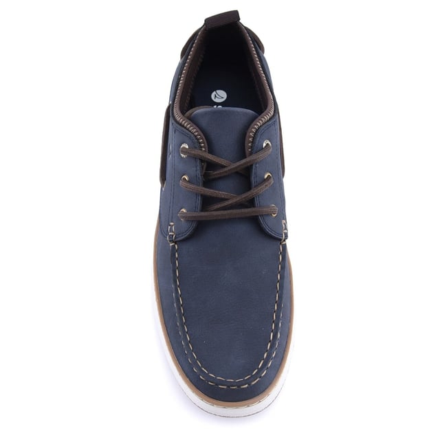 The Moc Neo features the boat shoe's instantly-recognizable silhouette and traditional moccasin construction, with a slightly higher cut. The Moc Neo is made from synthetic materials, making it lighter.