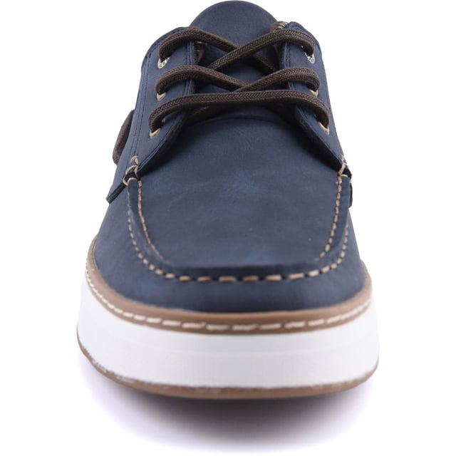 The Moc Neo features the boat shoe's instantly-recognizable silhouette and traditional moccasin construction, with a slightly higher cut. The Moc Neo is made from synthetic materials, making it lighter.