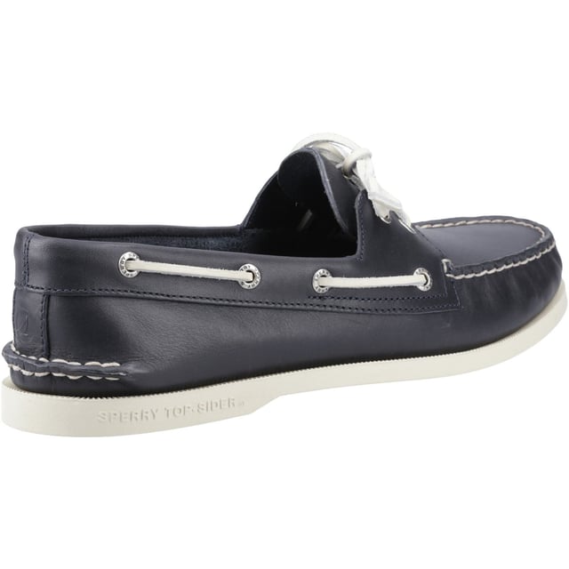 Our Authentic Original is more than just a classic design - it's become an icon of style. Featuring full-grain leather, handsewn moccasin construction and our signature Sperry razor-cut Wave-Siping technology for ultimate wet/dry traction.