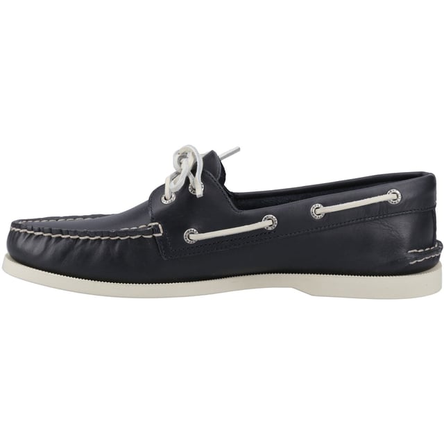 Our Authentic Original is more than just a classic design - it's become an icon of style. Featuring full-grain leather, handsewn moccasin construction and our signature Sperry razor-cut Wave-Siping technology for ultimate wet/dry traction.