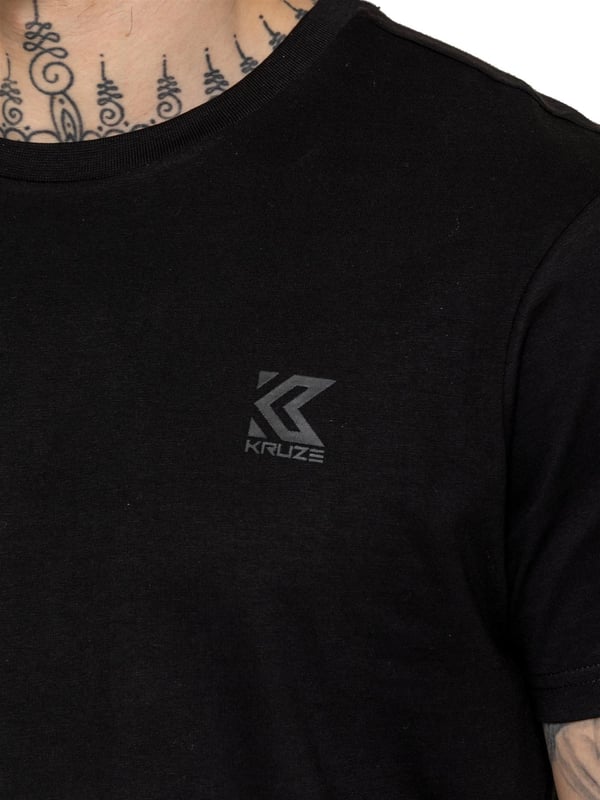 Upgrade your essentials with the Kruze Men’s T-Shirt, a set of five versatile tees designed for all-day comfort and classic style. Made from premium cotton, these t-shirts offer a soft, breathable feel, ideal for any season. Featuring a regular fit with a crew neck and short sleeves, each shirt provides a comfortable and flattering silhouette that pairs well with jeans, joggers, or shorts. The Kruze branding on the chest adds a touch of understated style, making these tees easy to dress up or down. Perfect for layering or wearing solo, this five-pack offers both quality and convenience, making it a must-have for any wardrobe. (159)