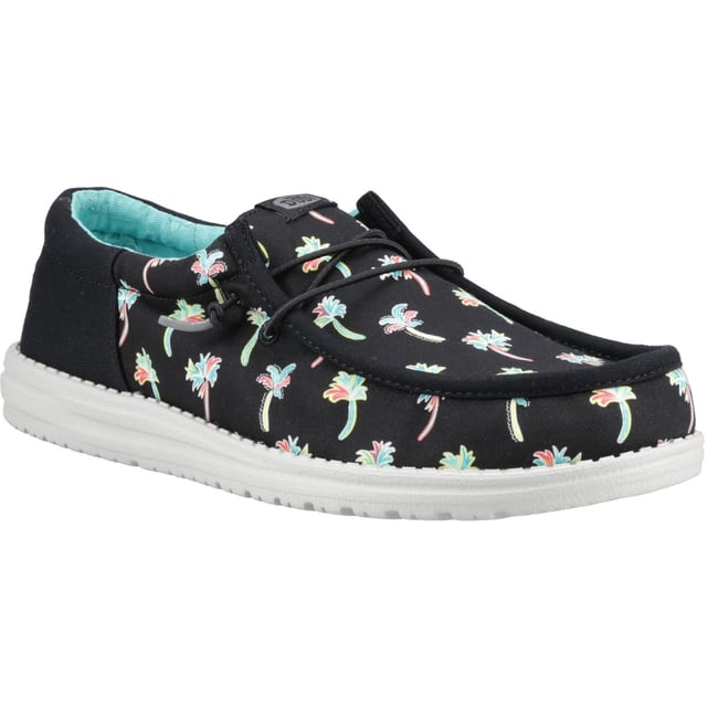 Aloha voor comfortabele voeten! Met levendige palmbomenprints op een coole katoenen bovenkant, is de Wally Funk Party Palm als een Hawaiiaans shirt voor je voeten. Makkelijk aan te trekken met een lichte, flexibele zool, zijn ze de perfecte feestgenoten.
