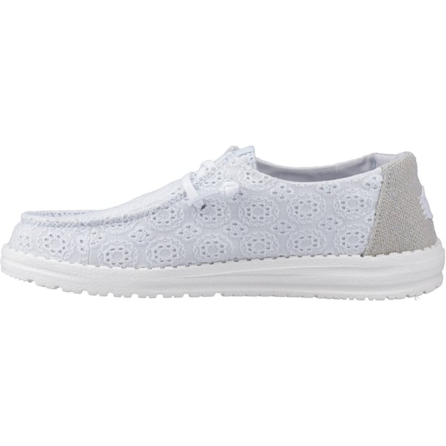 Comfort meets confidence with the Wendy Eyelet. These sweet, summer go-to's feature a textured eyelet upper and a comfortable fit, letting you conquer your day in style.