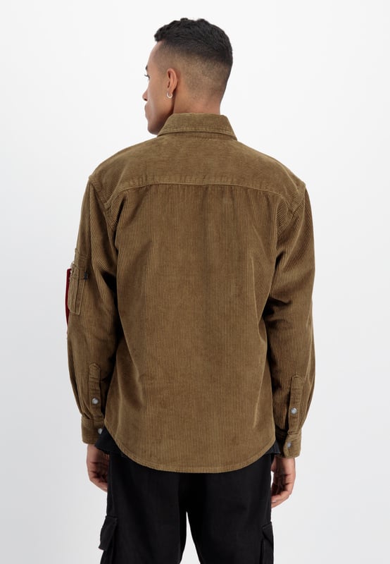The cord overshirt from ALPHA INDUSTRIES is a must-have for every man. This unlined overshirt in a regular fit is perfect for a casual look. The side pockets and zipper add extra comfort.