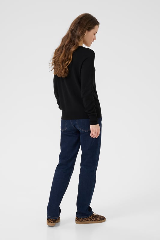 Regular fit,Lange mouwen  Fijne was 30°, niet bleken, niet in de droger drogen, Liggend laten drogen in de schaduw, koud strijken max. 110° C, Droogreiniging  80% Viscose,20% Nylon