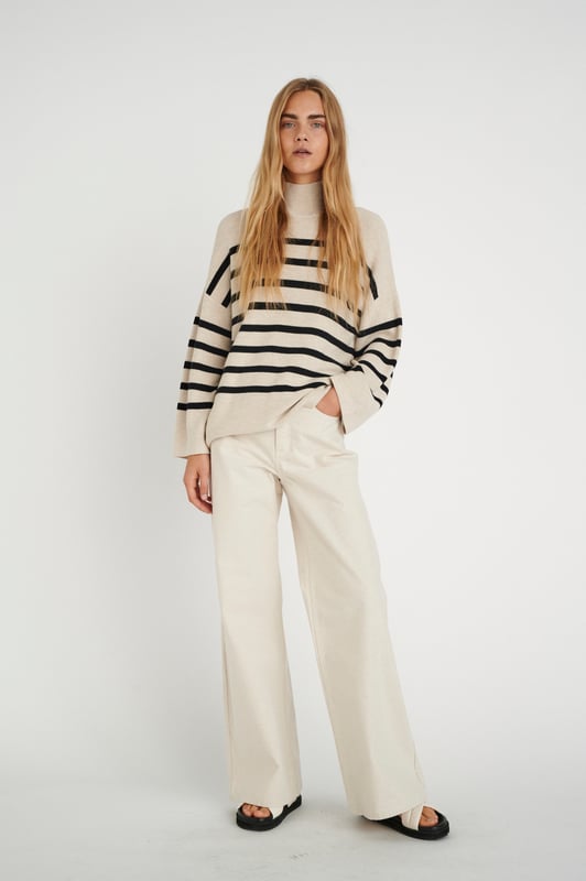 Relaxed fit,Lange mouwen  Handwas, niet bleken, niet in de droger drogen, Liggend laten drogen in de schaduw, koud strijken max. 110° C, Droogreiniging  55% Katoen,40% Polyamide,5% Kasjmier