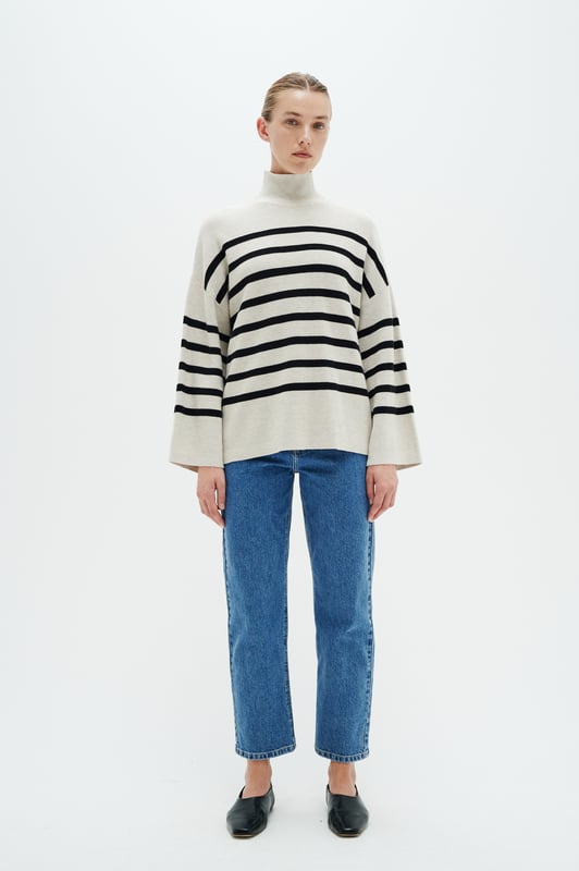 Relaxed fit,Lange mouwen  Handwas, niet bleken, niet in de droger drogen, Liggend laten drogen in de schaduw, koud strijken max. 110° C, Droogreiniging  55% Katoen,40% Polyamide,5% Kasjmier