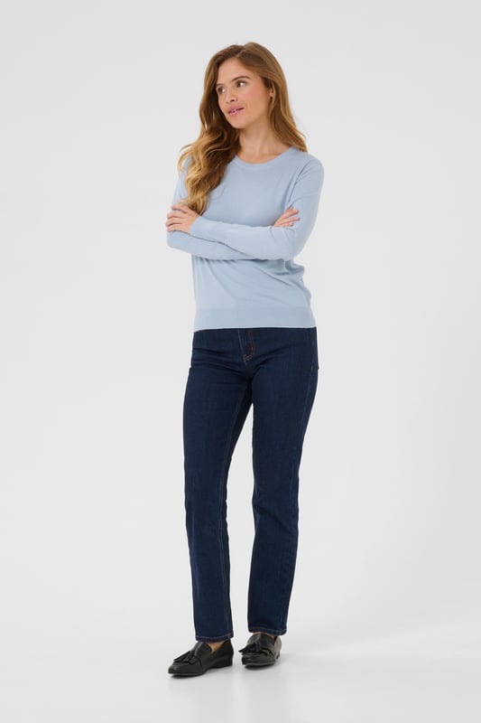 Regular fit,Lange mouwen  Fijne was 30°, niet bleken, niet in de droger drogen, Liggend laten drogen in de schaduw, koud strijken max. 110° C, Droogreiniging  80% Viscose,20% Nylon