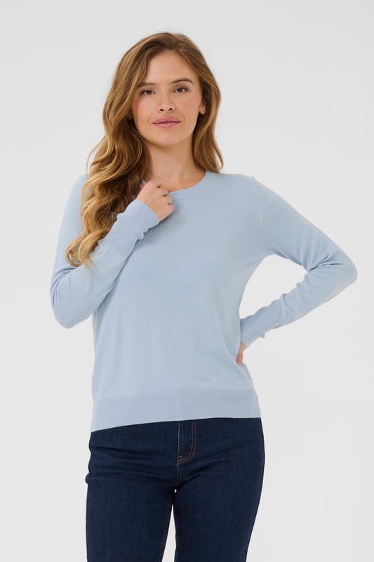 Regular fit,Lange mouwen  Fijne was 30°, niet bleken, niet in de droger drogen, Liggend laten drogen in de schaduw, koud strijken max. 110° C, Droogreiniging  80% Viscose,20% Nylon