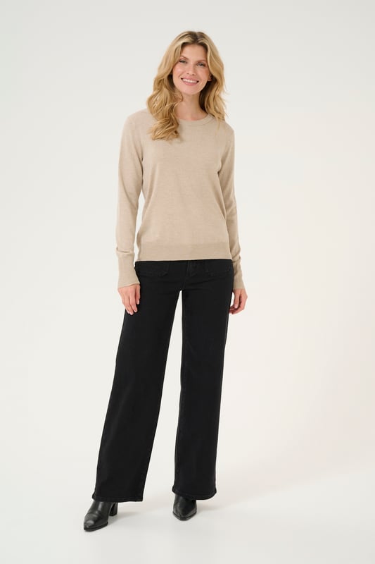 Regular fit,Lange mouwen  Fijne was 30°, niet bleken, niet in de droger drogen, Liggend laten drogen in de schaduw, koud strijken max. 110° C, Droogreiniging  80% Viscose,20% Nylon