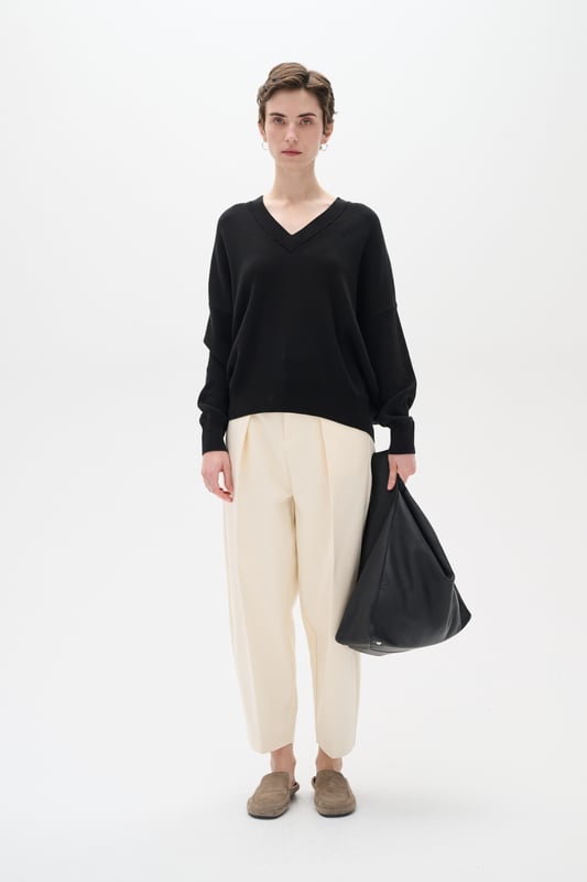 Relaxed fit,Lange mouwen  Fijne was 30°, niet bleken, niet in de droger drogen, Liggend laten drogen in de schaduw, warm strijken max. 150° C, Droogreiniging  100% Katoen