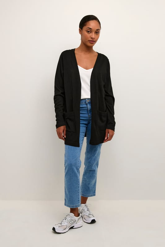 Loose fit,Taille lengte,Lange mouwen  Fijne was 30°, niet bleken, niet in de droger drogen, Liggend laten drogen in de schaduw, koud strijken max. 110° C, Droogreiniging  80% Viscose,20% Nylon